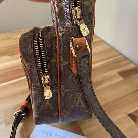 Authentic Louis Vuitton Amazon crossbody - Picture 8 of 16